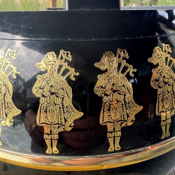 Seagram’s 100 pipers piping, deluxe round ice bucket - Picture 3 of 10